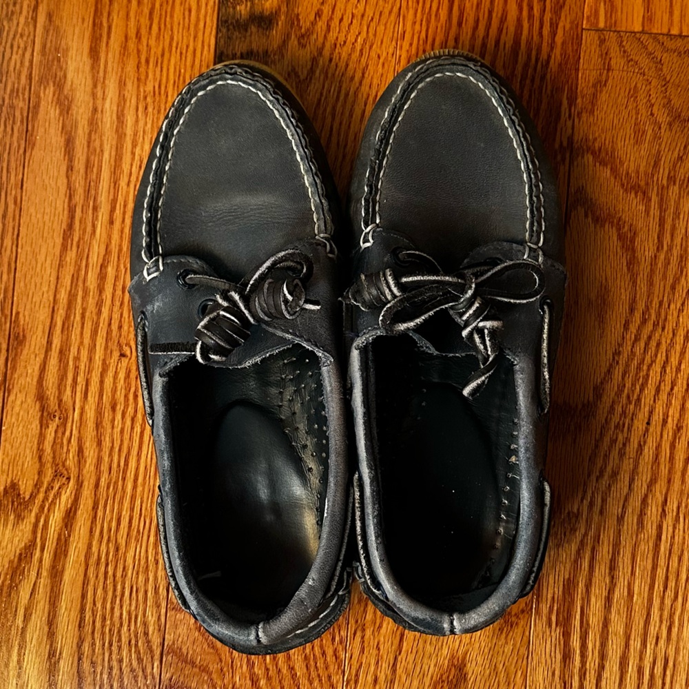 80’s Vintage Navy Blue thick Leather Women’s Boat Shoes